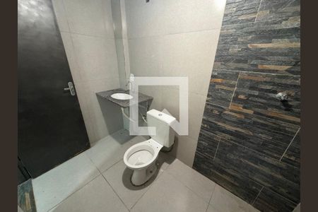 Banheiro da suíte de apartamento à venda com 1 quarto, 31m² em Riacho Fundo, Brasília