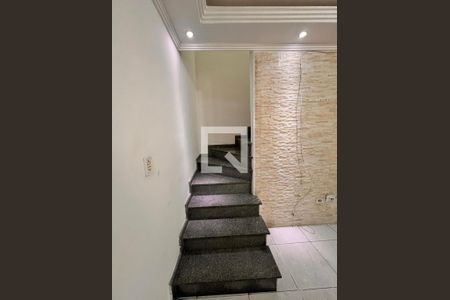 Corredor de casa para alugar com 2 quartos, 67m² em Vila Carmosina, São Paulo