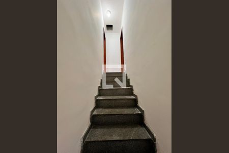 Corredor de casa para alugar com 2 quartos, 67m² em Vila Carmosina, São Paulo