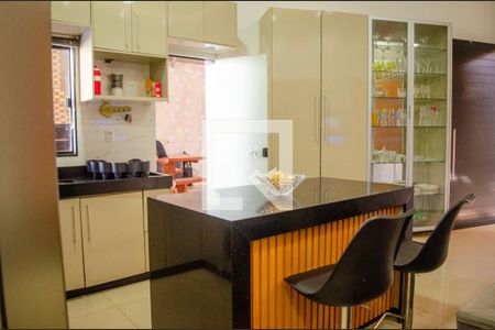 Cozinha de casa à venda com 6 quartos, 300m² em Residencial Recanto do Bosque, Goiânia