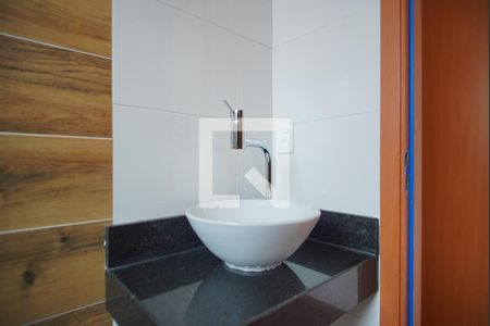Banheiro da Suíte de apartamento para alugar com 2 quartos, 62m² em Jardim Itu Planalto, Porto Alegre