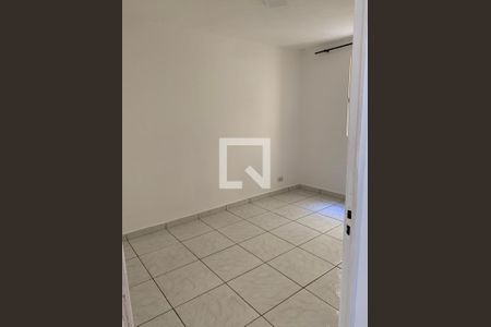 Quarto de apartamento para alugar com 2 quartos, 48m² em Roselândia, Cotia