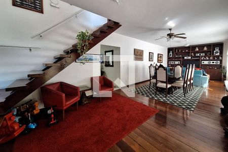 Casa à venda com 4 quartos, 250m² em Santa Rosa, Niterói