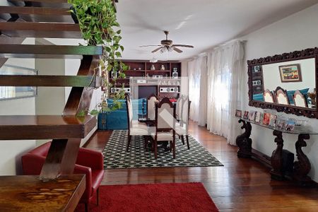 Sala de casa à venda com 4 quartos, 250m² em Santa Rosa, Niterói