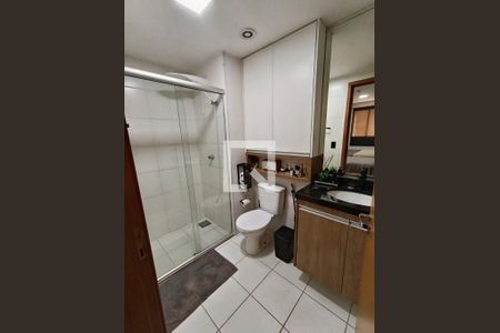 Banheiro de apartamento à venda com 1 quarto, 39m² em Taguatinga, Brasília