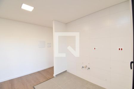 Sala e Cozinha de apartamento para alugar com 2 quartos, 52m² em Alto da Xv, Curitiba