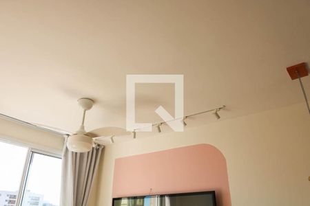 Sala de apartamento para alugar com 1 quarto, 32m² em Todos Os Santos, Rio de Janeiro