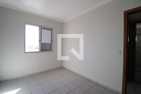 Quarto 1 de apartamento para alugar com 3 quartos, 83m² em Osvaldo Rezende, Uberlândia