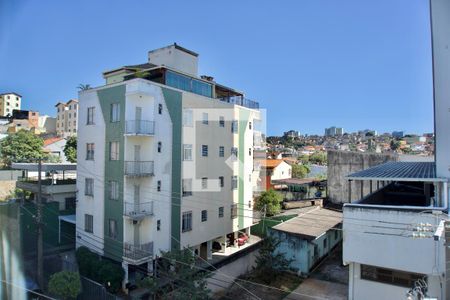Kitnet/Studio para alugar com 1 quarto, 30m² em João Pinheiro, Belo Horizonte
