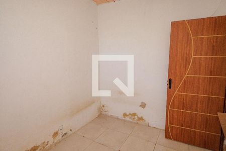Quarto de casa para alugar com 1 quarto, 40m² em Inhoaiba, Rio de Janeiro
