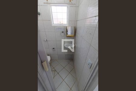 Banheiro de kitnet/studio para alugar com 1 quarto, 21m² em Cidade Universitária, Campinas