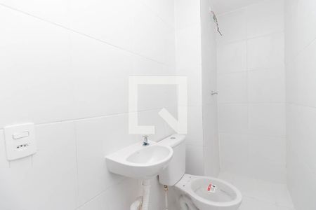 Banheiro de apartamento para alugar com 2 quartos, 42m² em Parque Novo Mundo, São Paulo