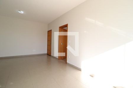 Sala de apartamento para alugar com 3 quartos, 84m² em Segismundo Pereira, Uberlândia