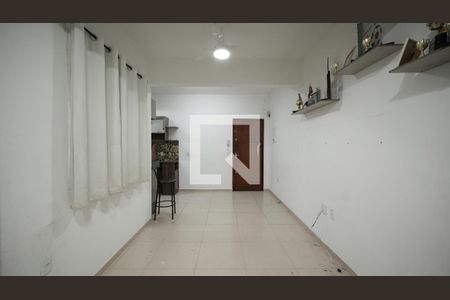 Sala de casa para alugar com 2 quartos, 112m² em Vila Scarpelli, Santo André