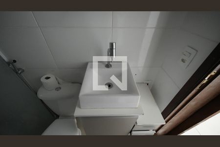 Banheiro da Suíte de casa para alugar com 2 quartos, 112m² em Vila Scarpelli, Santo André