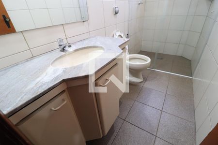 Banheiro Social de apartamento para alugar com 2 quartos, 63m² em Saraiva, Uberlândia