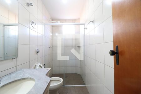 Banheiro Social de apartamento para alugar com 2 quartos, 63m² em Saraiva, Uberlândia