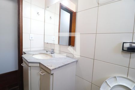 Banheiro Social de apartamento para alugar com 2 quartos, 63m² em Saraiva, Uberlândia