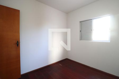 Quarto 1 de apartamento para alugar com 2 quartos, 63m² em Saraiva, Uberlândia