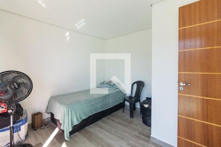 Quarto 1 de casa para alugar com 2 quartos, 85m² em Marechal Hermes, Rio de Janeiro