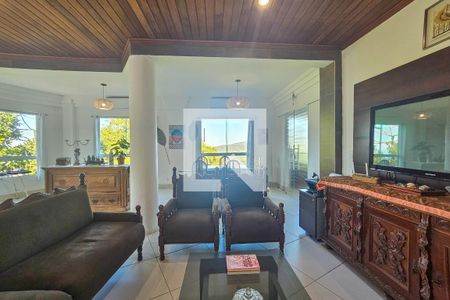 Casa de Condomínio para alugar com 3 quartos, 247m² em Enseada, Guarujá