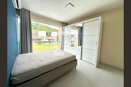 Suíte  de casa para alugar com 3 quartos, 138m² em Rio Tavares Central, Florianópolis