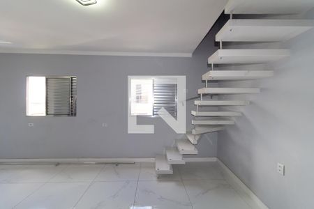 Sala de casa para alugar com 3 quartos, 82m² em Fazenda da Juta, São Paulo