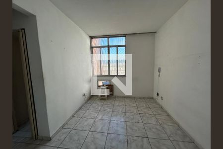 Sala de apartamento para alugar com 2 quartos, 40m² em Vila Valqueire, Rio de Janeiro
