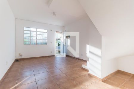Sala de casa de condomínio para alugar com 2 quartos, 70m² em Jardim Bela Vista, Mogi das Cruzes