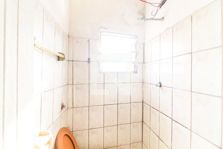 Banheiro de kitnet/studio para alugar com 1 quarto, 35m² em Jardim dos Ipes, São Paulo