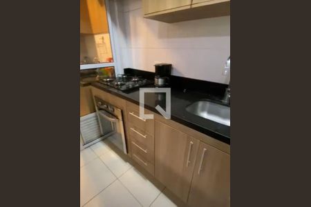 Cozinha de apartamento para alugar com 2 quartos, 47m² em Jardim Marilu, Cotia