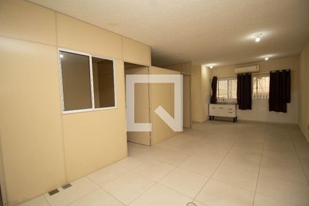 Casa de Condomínio para alugar com 3 quartos, 80m² em Vila Pereira Cerca, São Paulo