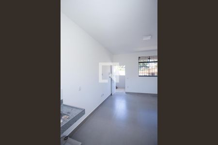 Cozinha e Área de Serviço de kitnet/studio para alugar com 1 quarto, 24m² em Tres Barras, Contagem