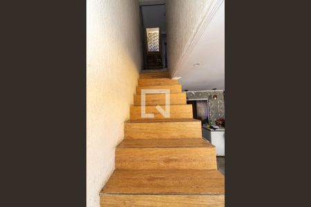 Escada de casa para alugar com 2 quartos, 150m² em Realengo, Rio de Janeiro