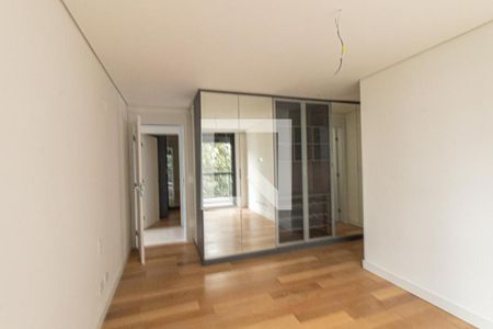 Quarto 1 Suite 1 de apartamento para alugar com 2 quartos, 127m² em Água Verde, Curitiba