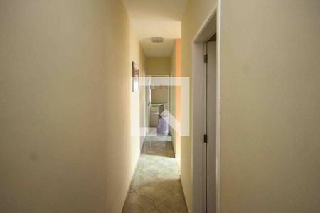 Corredor  de casa à venda com 3 quartos, 280m² em Vila California, São Paulo