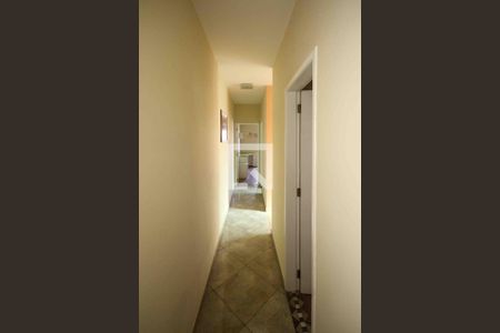 Corredor  de casa à venda com 3 quartos, 280m² em Vila California, São Paulo