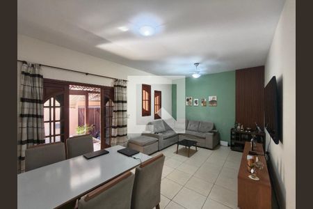 Casa de Condomínio para alugar com 3 quartos, 215m² em Taquara, Rio de Janeiro