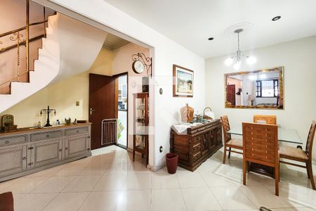 Sala  de casa à venda com 7 quartos, 236m² em Grajaú, Rio de Janeiro