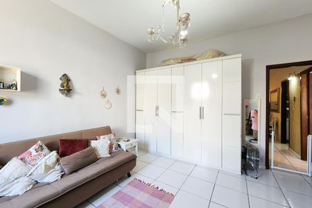 Quarto 1 de casa à venda com 7 quartos, 236m² em Grajaú, Rio de Janeiro