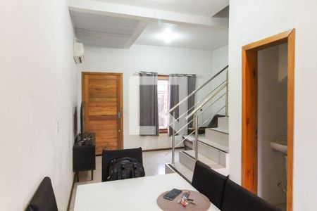 Sala de casa para alugar com 2 quartos, 70m² em Guajuviras, Canoas
