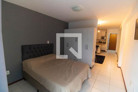 Quarto  de apartamento à venda com 1 quarto, 69m² em Itaipu, Niterói