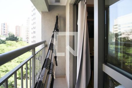 Varanda  de kitnet/studio para alugar com 1 quarto, 23m² em Indianópolis, São Paulo
