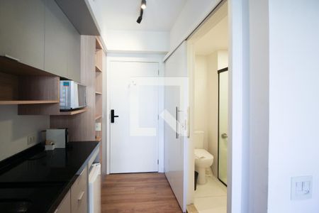 Cozinha de kitnet/studio para alugar com 1 quarto, 23m² em Indianópolis, São Paulo