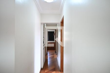 Corredor de apartamento à venda com 3 quartos, 90m² em Vila Sonia, São Paulo