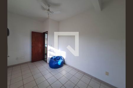 Quarto 1 de casa de condomínio à venda com 5 quartos, 225m² em São Lourenço, Niterói