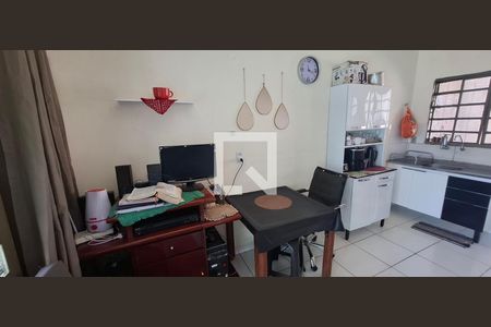 Sala de casa para alugar com 2 quartos, 160m² em Residencial Leo Gomes de Moraes, Ribeirão Preto