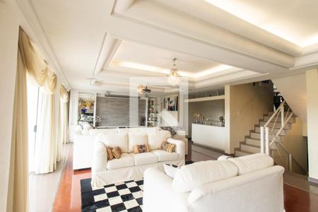 Sala de casa à venda com 5 quartos, 924m² em Guabirotuba, Curitiba