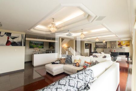 Sala de casa à venda com 5 quartos, 924m² em Guabirotuba, Curitiba