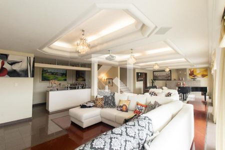 Sala de casa à venda com 5 quartos, 924m² em Guabirotuba, Curitiba
